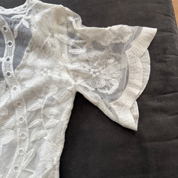 ACOA White Lace Floral V-Neck Bodysuit Size M NWT - Picture 4 of 5